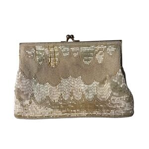 Vintage La Regale Ivory/Cream Beaded Clutch